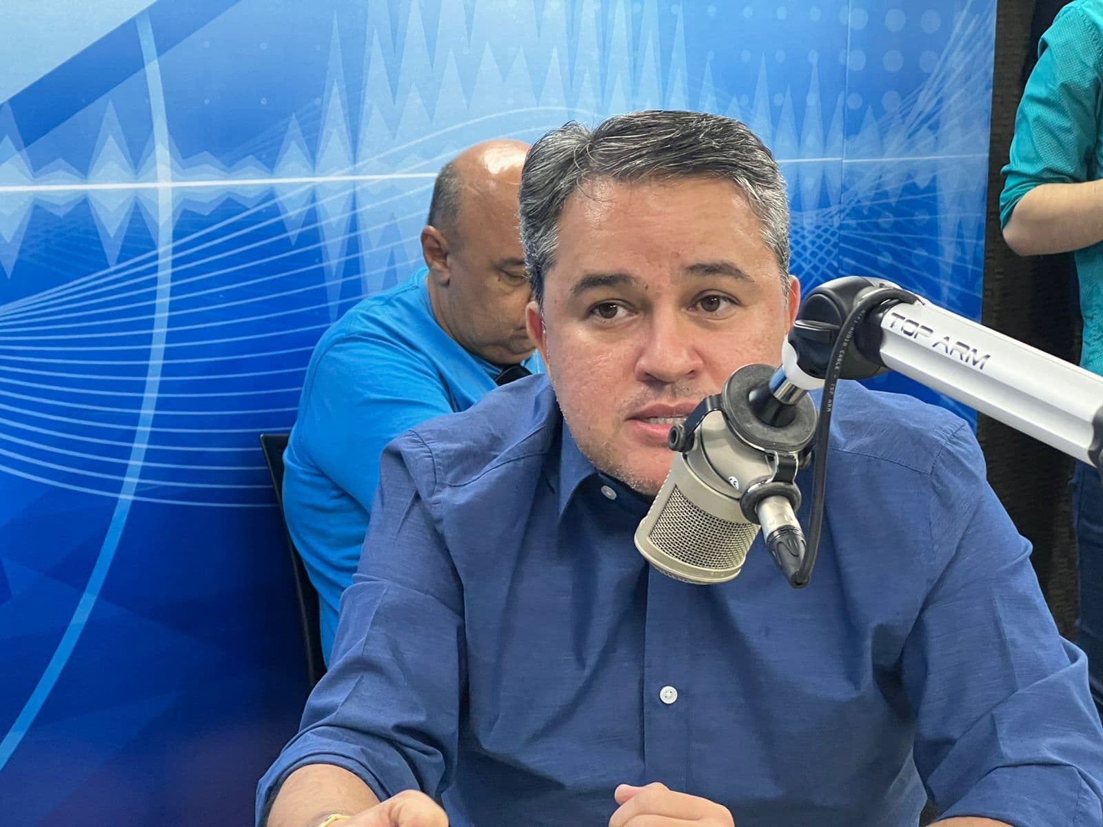 Efraim Filho recusa convite de Lula para inauguração em Santa Luzia: "outros compromissos"