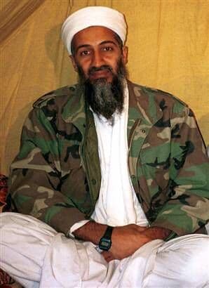Bin Laden se abrigou entre mulheres e filhas no ataque, dizem funcionários
