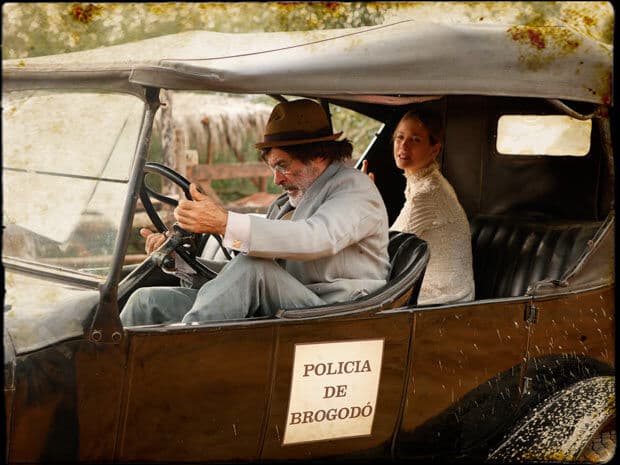 Delegado Batoré sequestra Antonia e atropela mulher durante a fuga