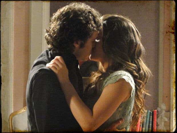 Príncipe beija Açucena após perceber ciúme em 'Cordel': 'Tenho esperança'