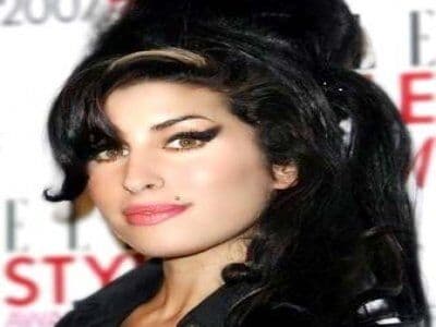 Cantora Amy Winehouse é encontrada morta em Londres