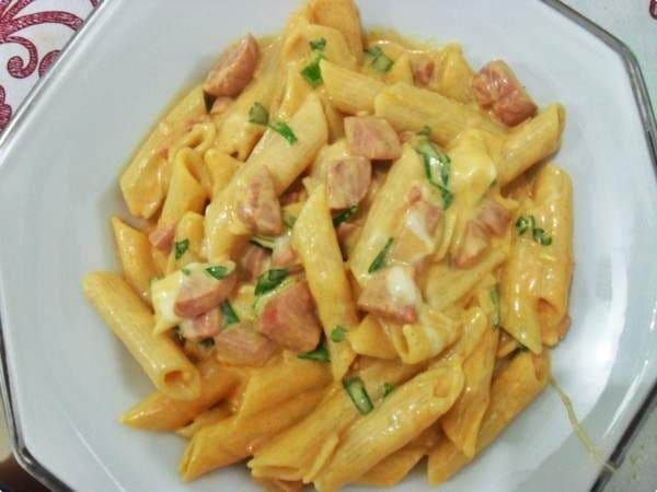 Prepare uma macarronada rápida e deliciosa para o jantar desta sexta