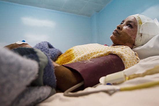 Babá etíope relata tortura nas mãos de nora de Gaddafi