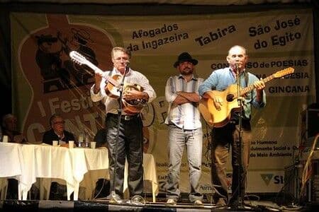 Festival de São José do Egito reúne os maiores cantadores do Nordeste