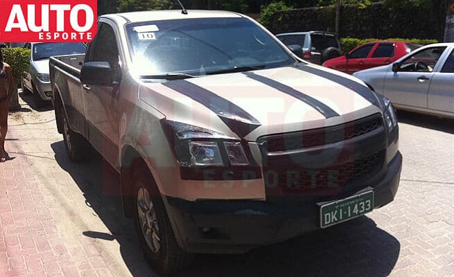 Flagra: primeiras fotos da nova S10 cabine simples