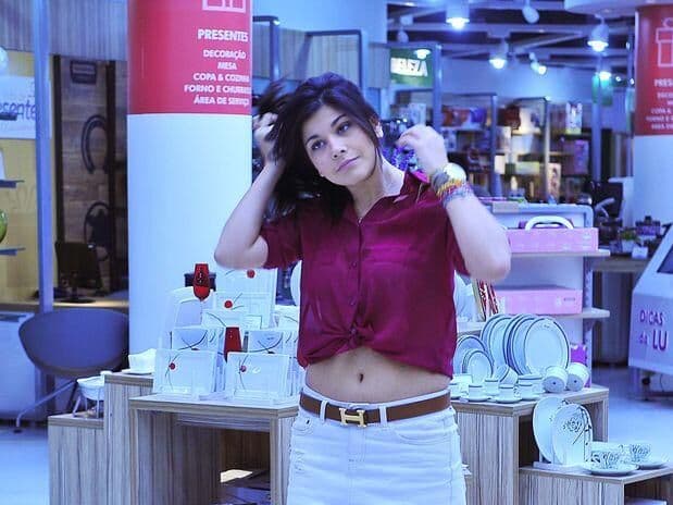 No Brasil, Luiza vira garota-propaganda de rede de varejo