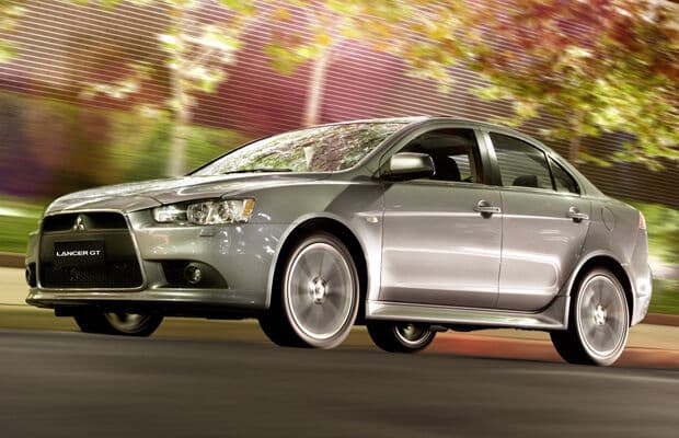 Mitsubishi Lancer entra na briga de sedãs