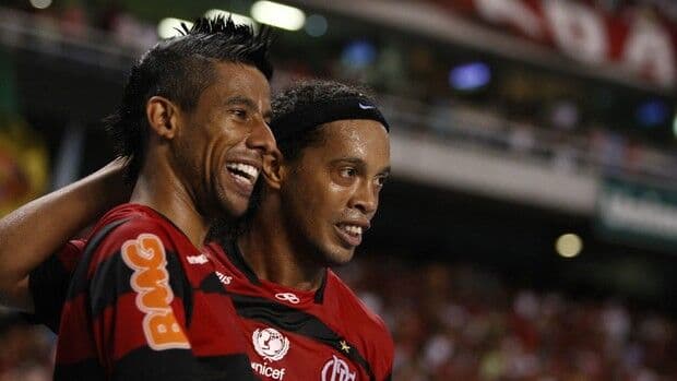 Flamengo vence Real e avança na Libertadores