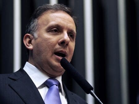 Deputado Aguinaldo Ribeiro articula vaga no TCE para senadora Daniella, revela jornalista Clilson Júnior