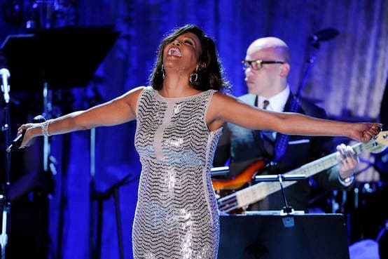 Afogamento é a possível causa da morte de Whitney Houston, disseram policiais