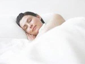 Não é necessário dormir por oito horas seguidas todas as noites