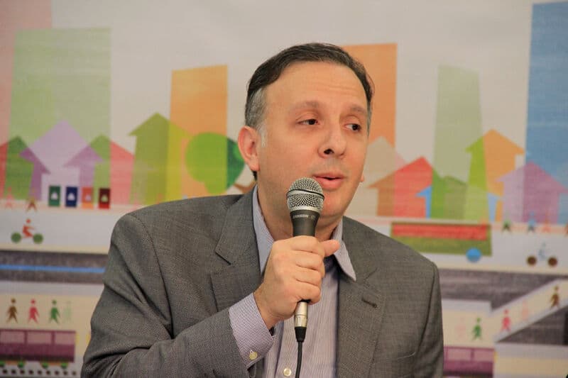 Defesa pede que Justiça mande Aguinaldo Ribeiro pagar R$ 56 mil de pensão a ex-esposa e filhas; deputado é acusado de agressões