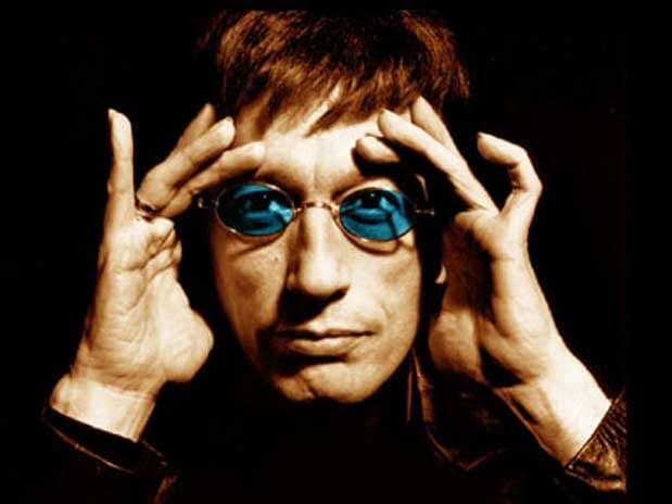 Robin Gibb, do Bee Gees, morre de câncer aos 62 anos