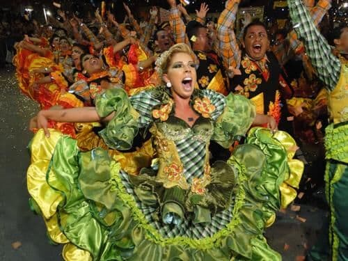 Segunda-feira tem shows de forró, repente e apresentações de quadrilhas em Campina Grande