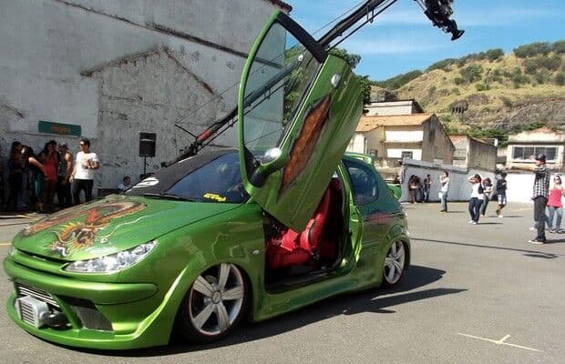 Internautas mostram Peugeot 206 e Fiat Tipo tunados para concursos