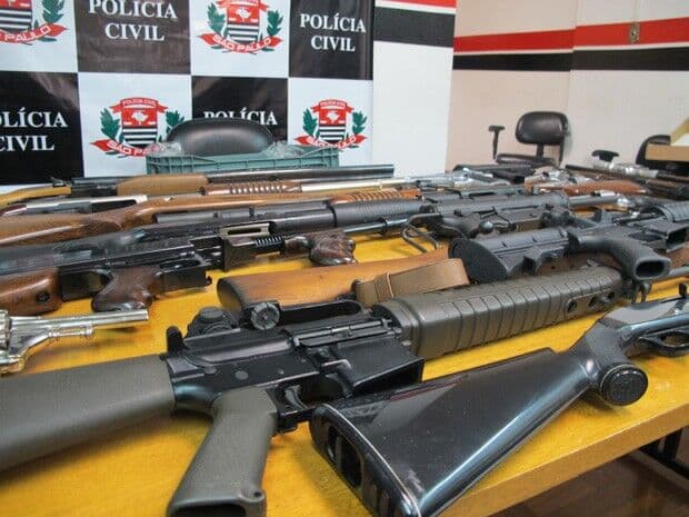 Coleção dos Matsunaga tem armas de gângster, nazistas e James Bond