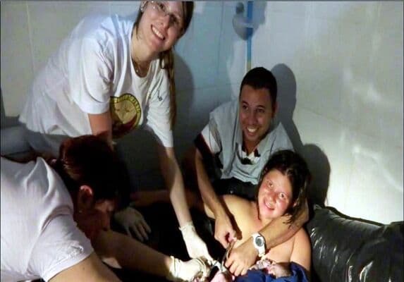 Primeiro parto dentro da águaé realizado em hospital público de Campina Grande