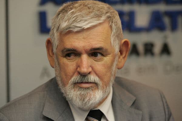 Após escolha de Cartaxo como pré-candidato a prefeito, Luiz Couto 'manda recado' para insatisfeito dentro do PT: "se não quiser, peça para sair"