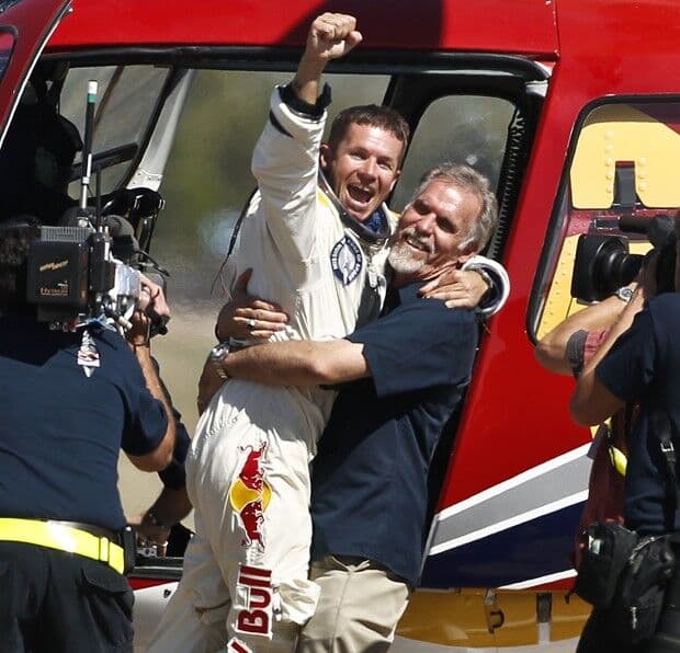 Austríaco salta da estratosfera e quer ser 1º a superar velocidade do som