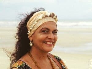 Corpo de Regina Dourado é velado em Salvador