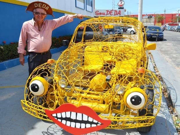 Fusca transparente faz sucesso nas ruas de Aracaju e nas redes sociais