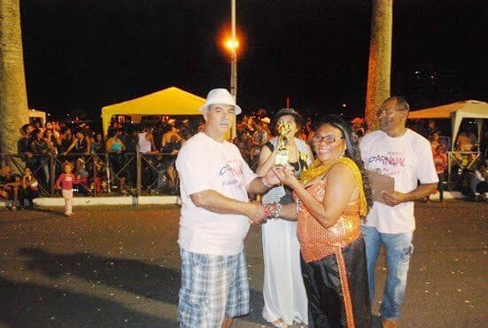 Bumba meu boi e bandas animam a segunda-feira de Carnaval em Campina Grande