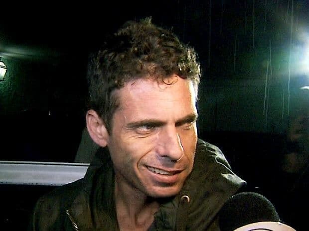 Justiça concede liberdade ao cantor Hudson, dizem advogado e família