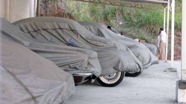 Coleção de carros antigos na garagem de pastor Marcos Pereira avaliados em R$ 1 milhão