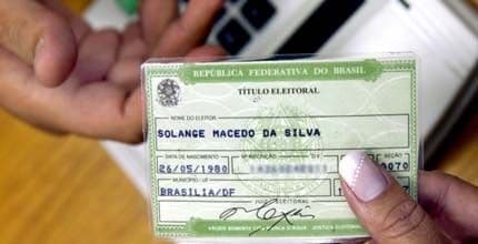 Mais de 2 milhões de jovens devem tirar o título eleitoral e votar pela primeira vez neste ano
