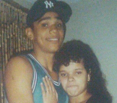 Ex-mulher e filho de Naldo protestam contra novo casamento: 'Prostituta'