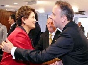 JAMPA DIGITAL: Depósito em conta de ex-assessor pode agravar situação de Aguinaldo