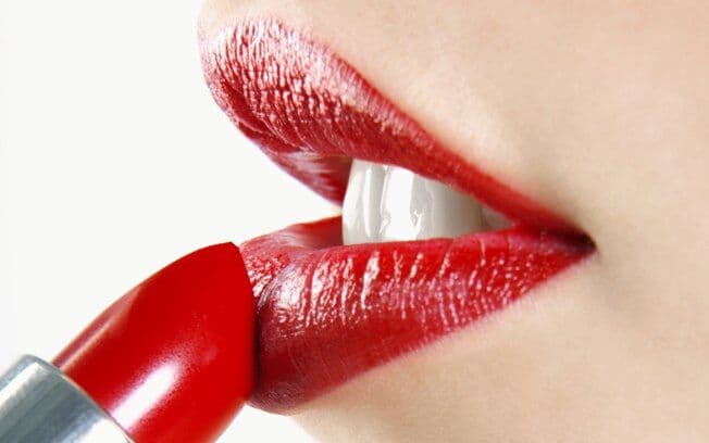 Além do chumbo, estudo revela mais metais tóxicos em batons e brilhos labiais