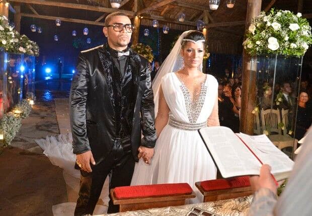 Naldo e Ellen Cardoso se casam no Rio de Janeiro