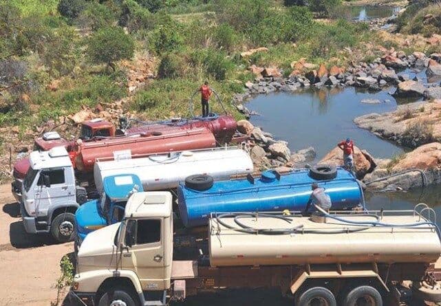 Adriano Galdino critica gestão do programa Carro-Pipa feita pelo Exército e defende: "gestão tem que ficar com as prefeituras"