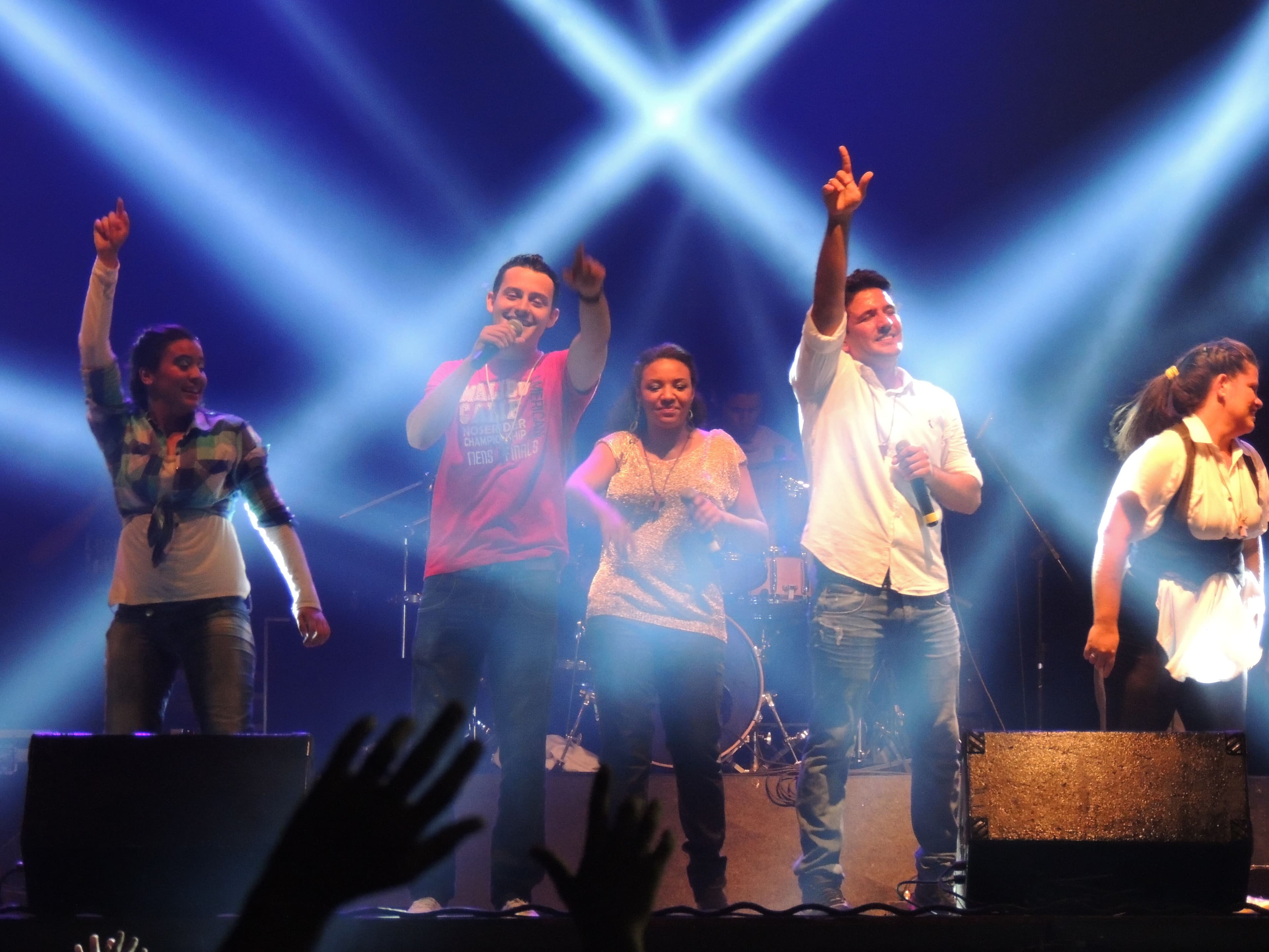 Primeiro dia do Luau das Tribos emociona milhares de pessoas no Busto de Tamandaré