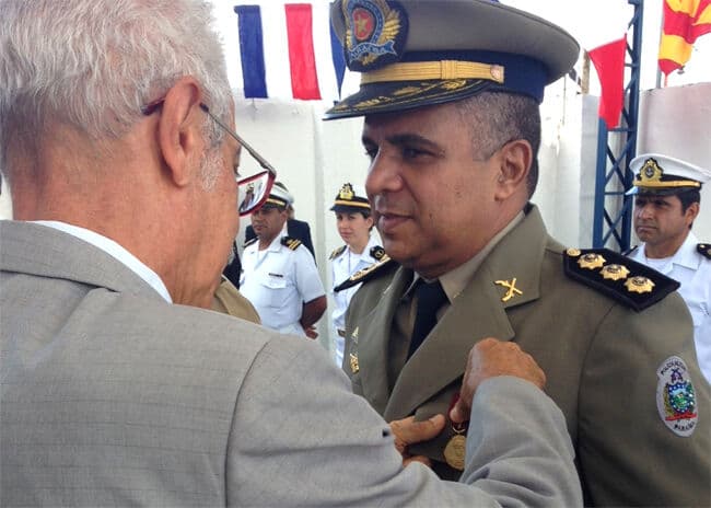 Coronel Carlos Américo recebe medalha 'Marechal Trompowsky' da Marinha do Brasil