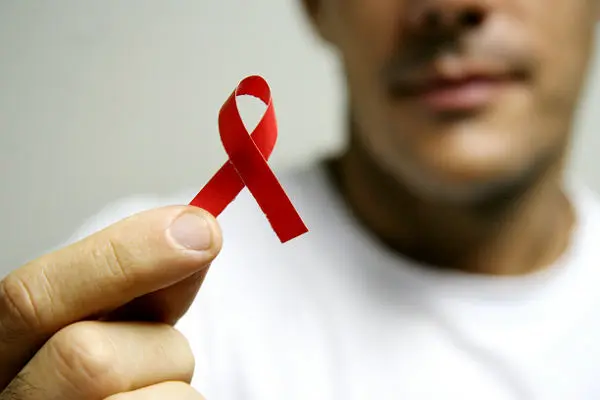Dois novos casos de cura do HIV são anunciados e total chega a 13 no mundo