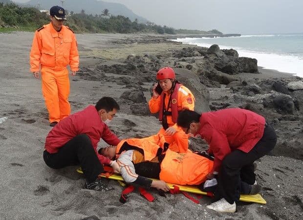 Sem saber nadar, homem sobrevive no mar por 60 horas em Taiwan