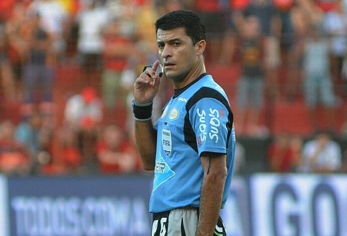 Fifa confirma Sandro Meira Ricci como árbitro brasileiro na Copa do Mundo