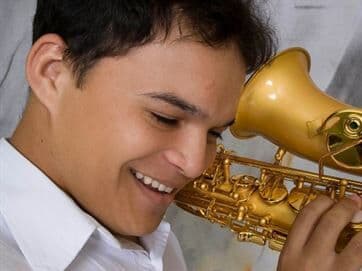 Joab do Sax e Helton Souza são as atrações do Sabadinho Bom