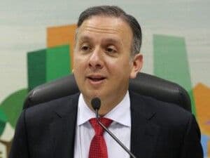 Aguinaldo reprova aproximação de Cícero com Adriano Galdino e antecipa convite de retirada do PP: "vai ter que ter um título de eleitor e um novo partido"