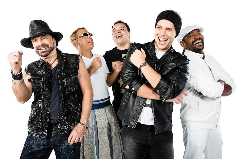 Chiclete com Banana e Banda Eva se apresentam na Domus Hall