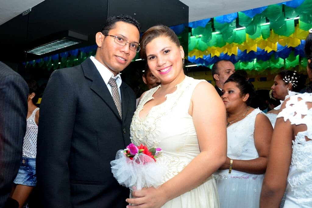 Casamento coletivo reúne 150 histórias de amor no Maior São João do Mundo