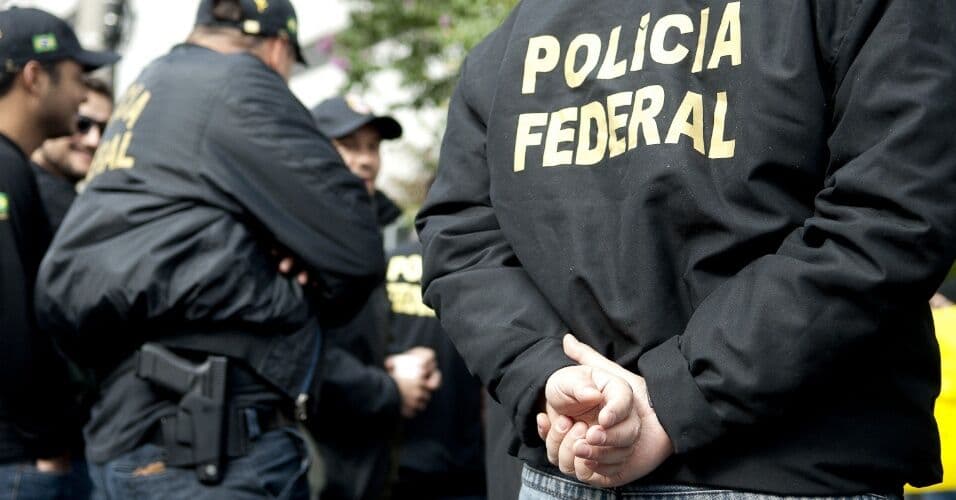 Polícia Federal identifica tentativa da Abin de associar Alexandre de Moraes e Gilmar Mendes ao PCC