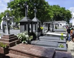 Túmulos do Cemitério do Cristo passarão por recadastramento