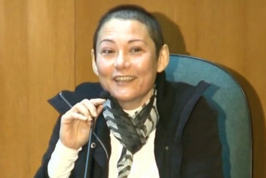 Doleira canta em CPI e nega euros na calcinha