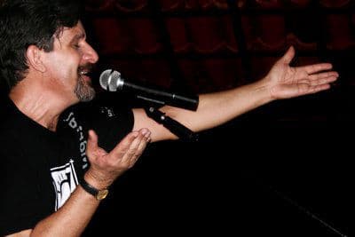 Jessier Quirino apresenta recital no Teatro Paulo Pontes