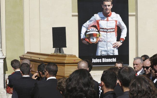 Pilotos e dirigentes dão último adeus ao francês Jules Bianchi