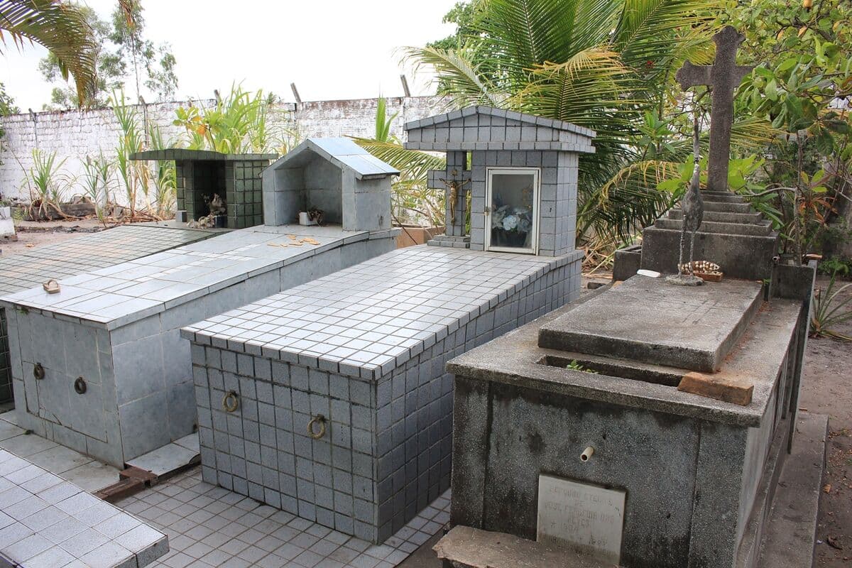 Lotes de terrenos em cemitérios públicos da Capital custam até R$ 3.116 mil