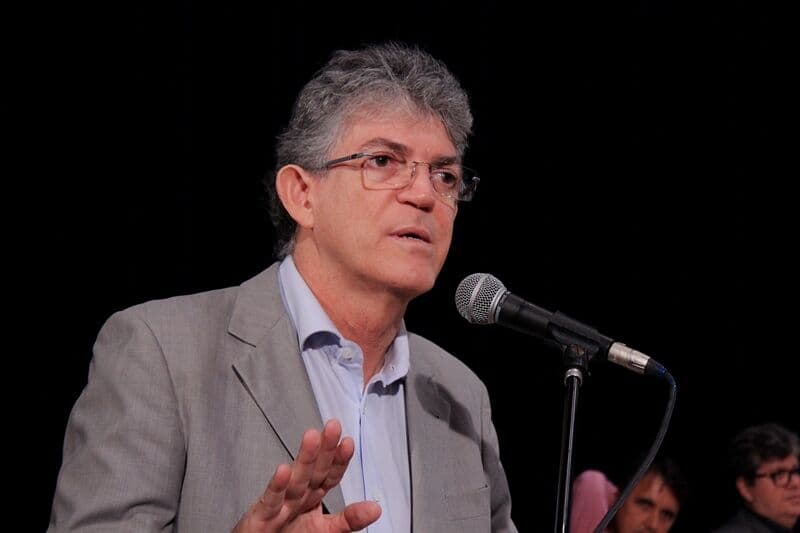 Ricardo e ministro da Saúde participam de Congressos de HIV/Aids e Hepatites Virais nesta terça-feir